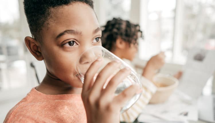 child-drinking-water