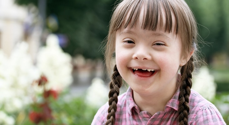 Portrait of beautiful young girl smiling