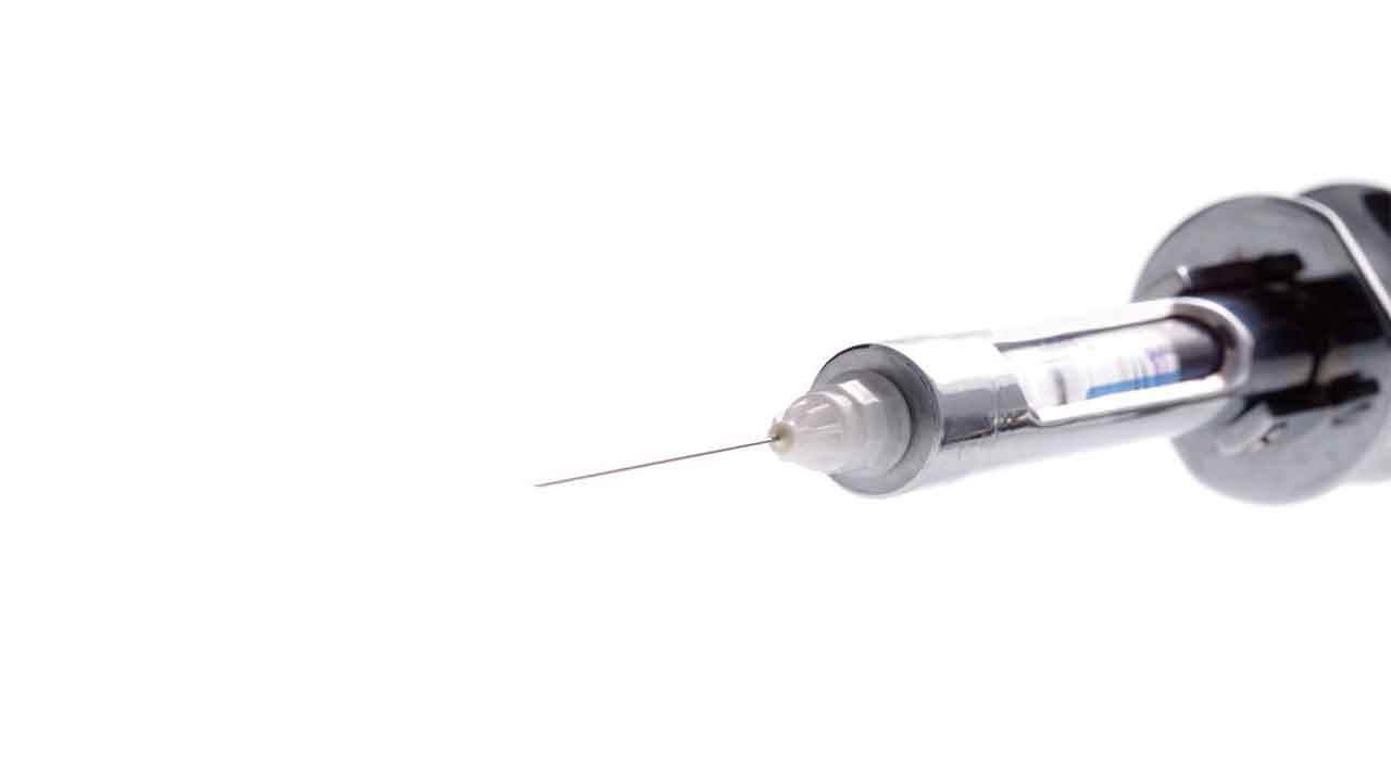 Needle for anesthetic delivery for pain management